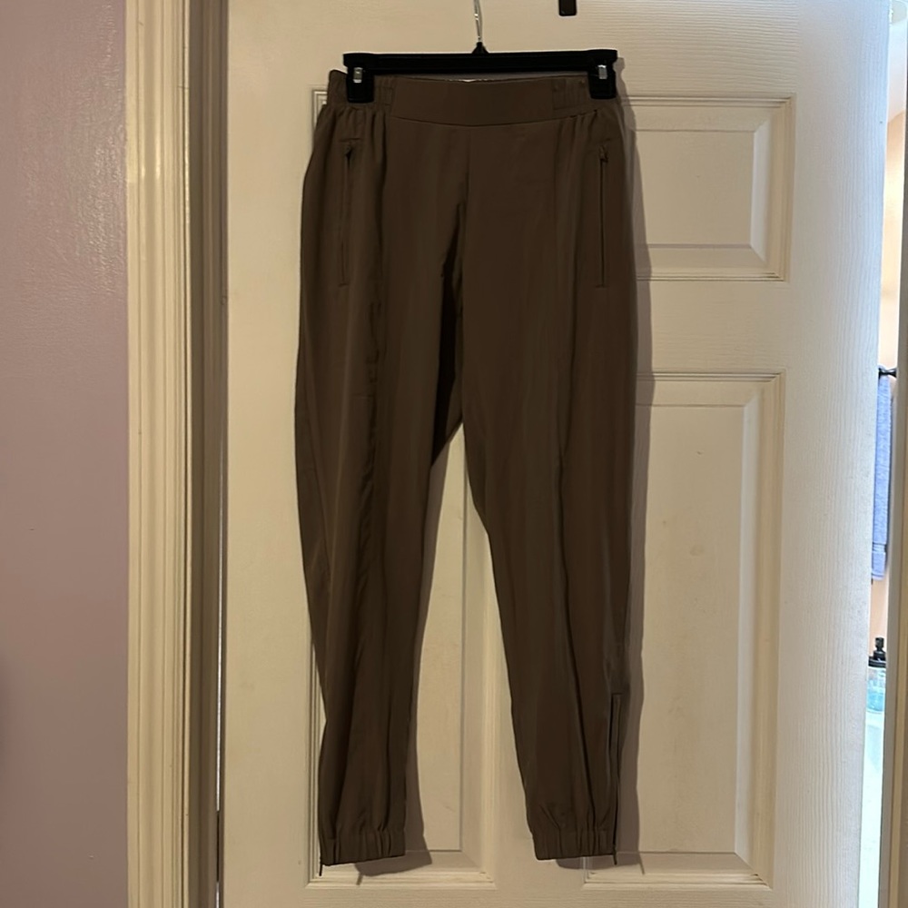 Quick dry athletic cargo zip pants size XS